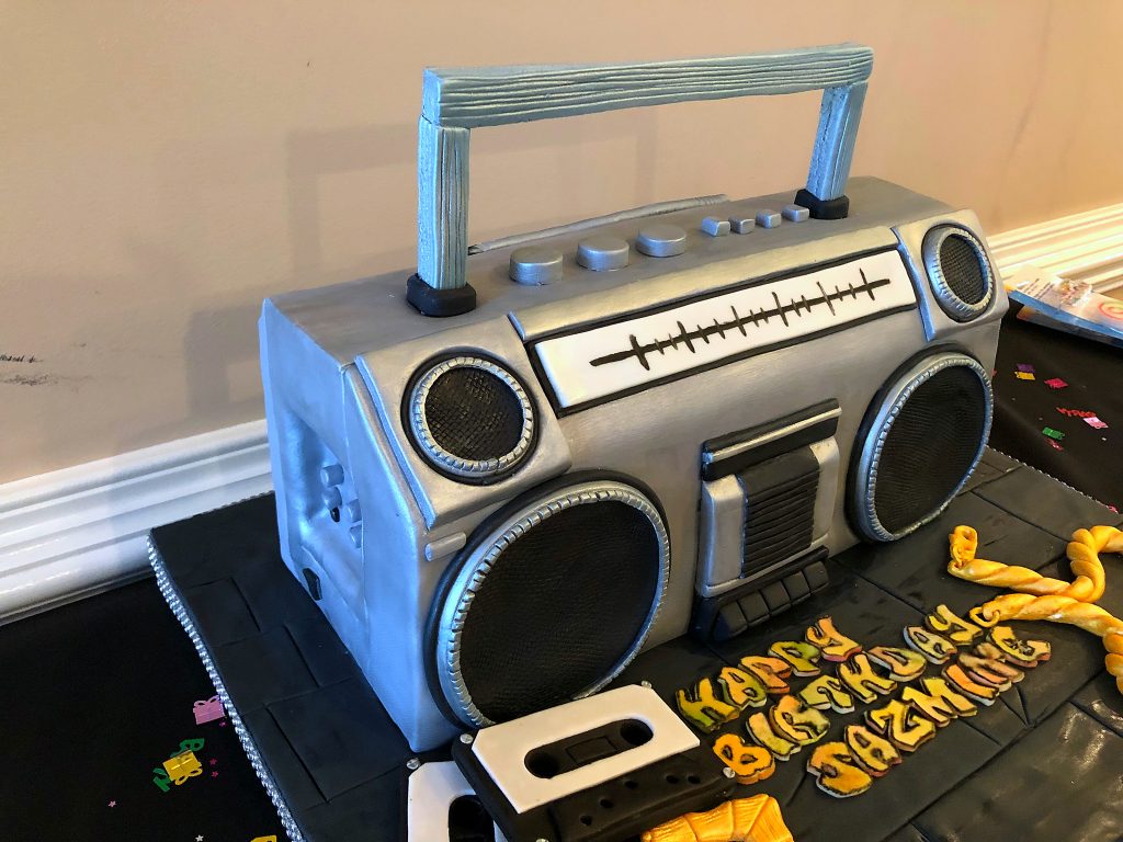 using props in a cake photo